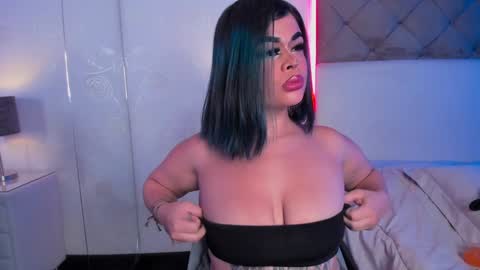 selene  online show from February 5, 2025, 8:57 pm