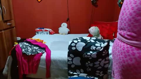 S A S H A R O S E online show from April 6, 2026, 12:17 pm