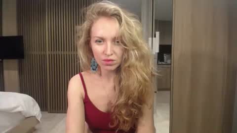 Sasha online show from October 25, 2025, 8:03 pm