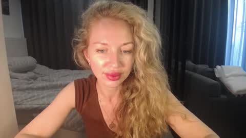 Sasha online show from April 6, 2026, 3:48 am