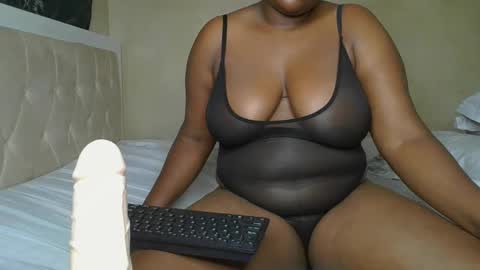 sassie_bee online show from January 20, 2025, 10:59 pm
