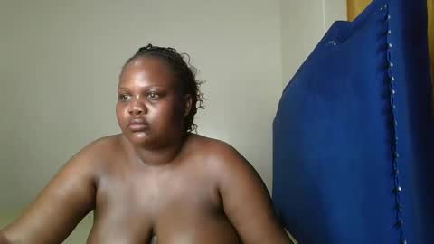 sassie_bee online show from September 18, 2025, 5:15 pm