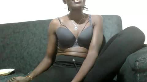 sassy_bloom22 online show from January 15, 2026, 5:49 pm