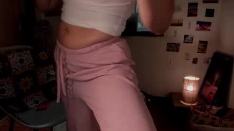 Snapshot of sassy_xyou chatting on February 5, 2025, 9:40 pm Ms. Oh online show from February 5, 2025, 9:40 pm