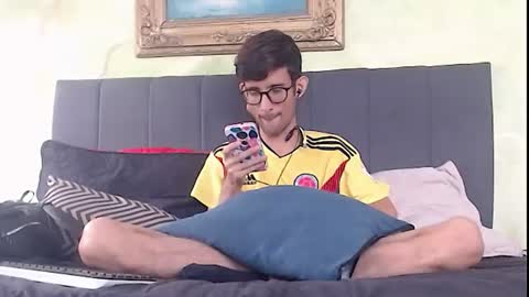 sasuke_bigcock online show from June 19, 2026, 1:37 pm