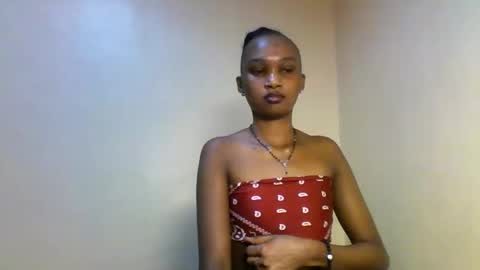 Snapshot of sasy_tina chatting on February 18, 2026, 9:44 pm Tina online show from February 18, 2026, 9:44 pm