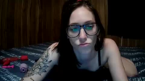 satindreamsxxx online show from May 10, 2026, 1:44 am
