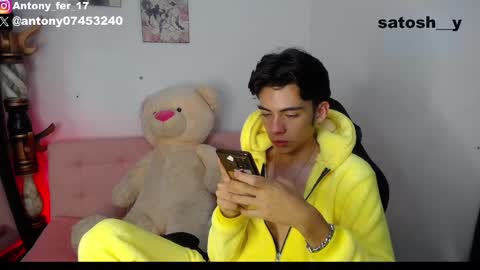 satosh_y online show from January 31, 2025, 5:51 am