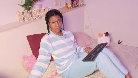 Snapshot of saturno_vibes chatting on February 13, 2026, 7:26 am saturno_vibes online show from February 13, 2026, 7:26 am