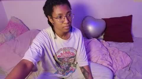 Snapshot of saturno_vibes chatting on February 18, 2026, 8:43 am saturno_vibes online show from February 18, 2026, 8:43 am