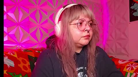 Gina George online show from December 21, 2025, 10:28 pm