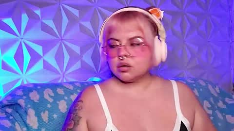 Gina George online show from April 14, 2026, 12:16 am