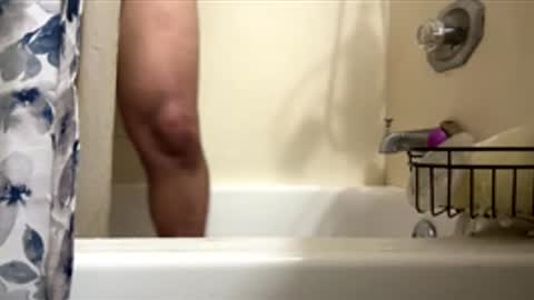 Snapshot of saucy_latino chatting on January 5, 2026, 7:17 pm ElVergone online show from January 5, 2026, 7:17 pm