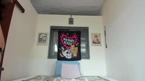 Zaren online show from April 8, 2026, 9:04 pm