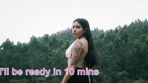 Snapshot of saucy_zaren chatting on May 23, 2026, 8:35 pm Zaren online show from May 23, 2026, 8:35 pm