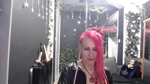 SaucySky online show from April 10, 2026, 9:19 pm