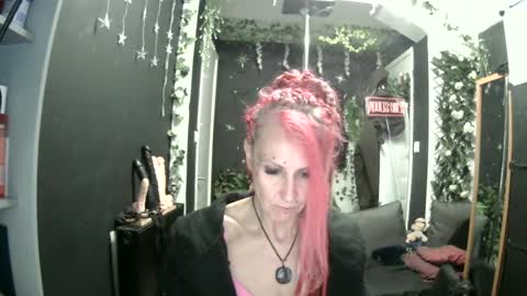 Snapshot of saucysky chatting on June 14, 2026, 8:33 pm SaucySky online show from June 14, 2026, 8:33 pm