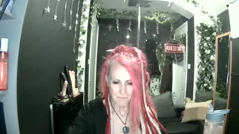 Snapshot of saucysky chatting on June 18, 2026, 10:14 pm SaucySky online show from June 18, 2026, 10:14 pm