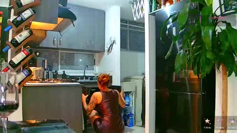   Dela  online show from October 26, 2025, 11:31 pm