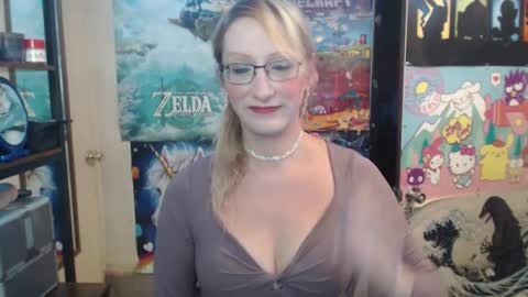 Savanah online show from October 13, 2025, 7:03 pm
