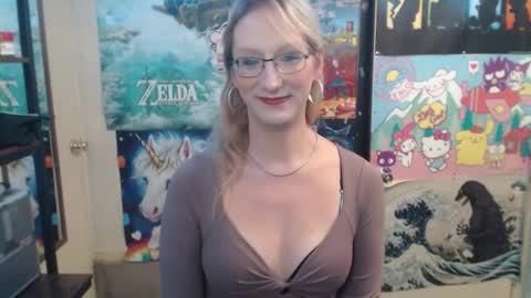 Savanah online show from October 17, 2025, 6:21 pm