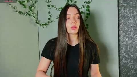 savannah_h online show from June 14, 2026, 8:11 pm