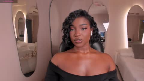 S a v a n n a h  online show from April 23, 2026, 7:49 pm