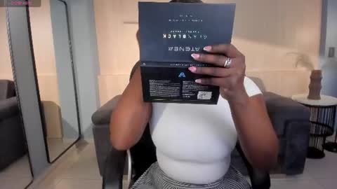Snapshot of savannahstorm_ chatting on July 12, 2026, 11:23 am S a v a n n a h online show from July 12, 2026, 11:23 am