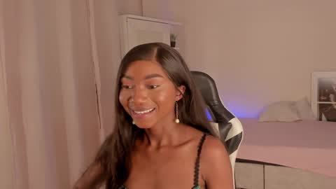 Savannahwildee online show from December 13, 2024, 8:26 pm