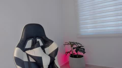 Snapshot of savannahwildee chatting on July 7, 2026, 12:20 pm Savannahwildee online show from July 7, 2026, 12:20 pm