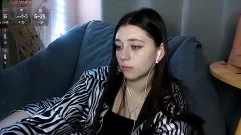 Snapshot of savannasotos chatting on October 24, 2025, 5:31 pm Sophie online show from October 24, 2025, 5:31 pm