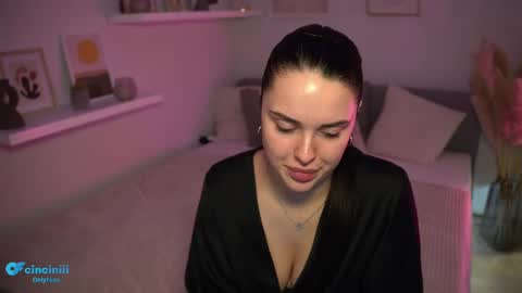 Snapshot of savvage_play chatting on February 20, 2025, 10:48 pm Naomi online show from February 20, 2025, 10:48 pm