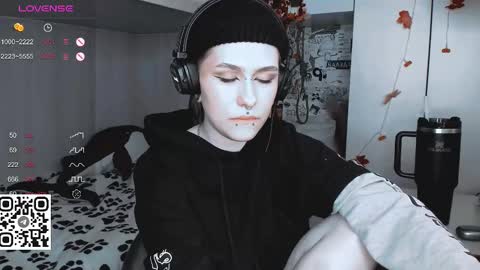 pronoun she. name Mary. age 21. online show from March 8, 2025, 11:16 am