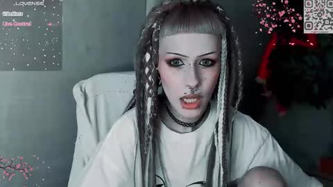 pronoun she. name Mary. age 21. online show from December 4, 2025, 11:41 am