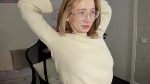 Kira  GMT 7 Mon Thu-Sun  0800am-0200pm  online show from February 26, 2026, 1:26 am