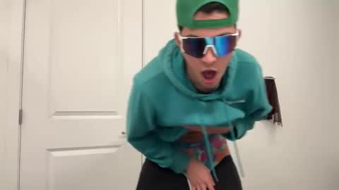 sbouchikh03 online show from December 19, 2025, 3:46 am