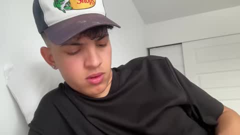 sbouchikh03 online show from January 14, 2026, 6:46 pm