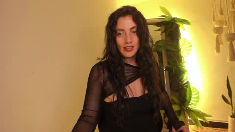 Snapshot of scalertt__steel_ chatting on January 12, 2025, 4:29 pm Venus online show from January 12, 2025, 4:29 pm