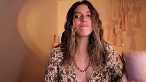 Venus online show from October 30, 2025, 4:19 pm