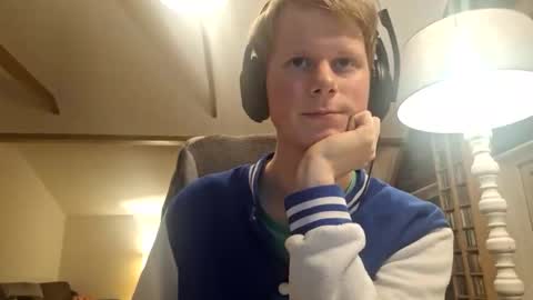 Scarjoris online show from November 12, 2025, 7:57 pm