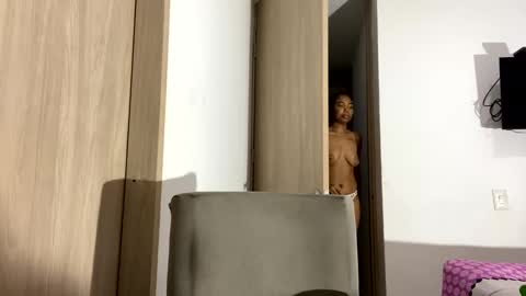 Snapshot of scarle222421 chatting on December 25, 2024, 10:48 pm scarle222421 online show from December 25, 2024, 10:48 pm