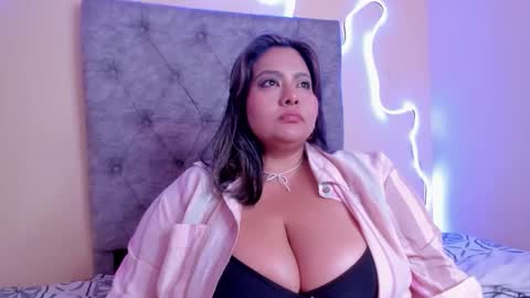 Snapshot of scarleet_boobs chatting on March 26, 2026, 5:13 am camila online show from March 26, 2026, 5:13 am