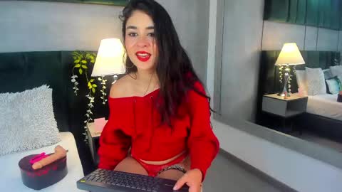 Snapshot of scarlet_belrose chatting on April 23, 2026, 5:26 pm Scarelet online show from April 23, 2026, 5:26 pm