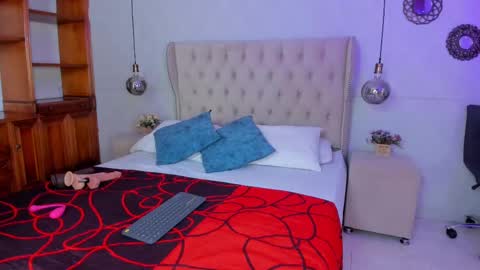 sacrlet online show from September 20, 2025, 6:53 pm