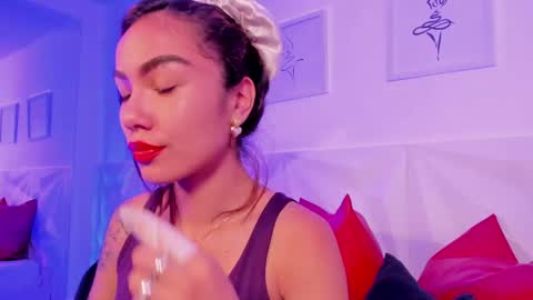 Scarlet online show from April 17, 2026, 4:43 pm