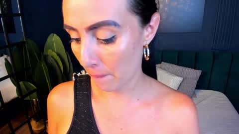 Scarlet Edwars online show from February 13, 2025, 1:29 am