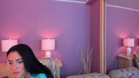 Scarlet Edwars online show from March 7, 2025, 6:33 pm