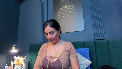 Scarlet Edwars online show from February 5, 2026, 6:56 pm