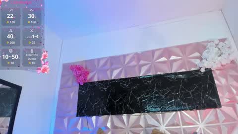 Scarlet  online show from March 3, 2026, 12:33 pm