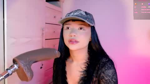 scarlet_gold online show from April 7, 2026, 2:12 am